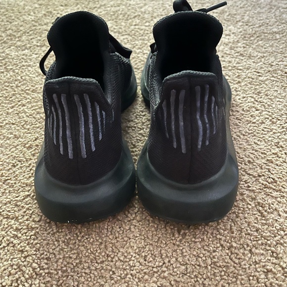 Adidas Swift Run - Picture 4 of 6